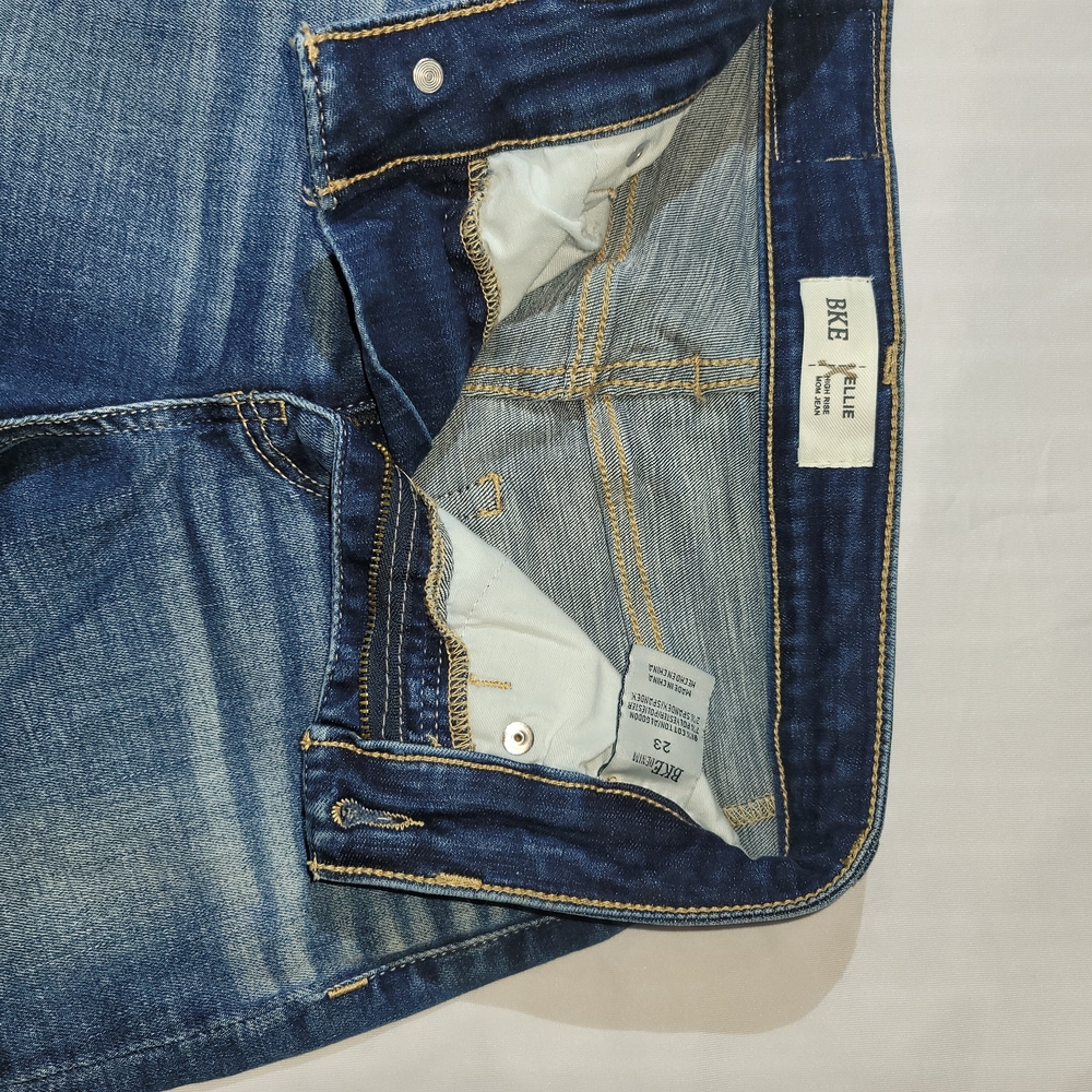 BKE Straight Leg Blue Jeans - Picture 8 of 10